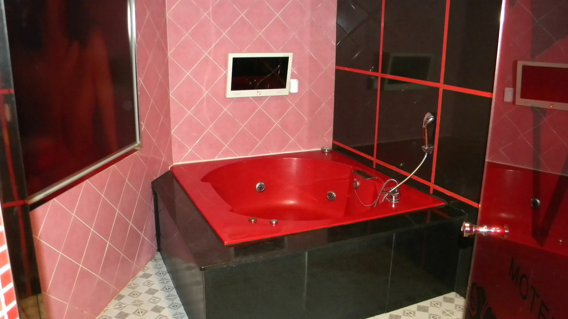 V Hotel Nampo Busan 2*,  South Korea