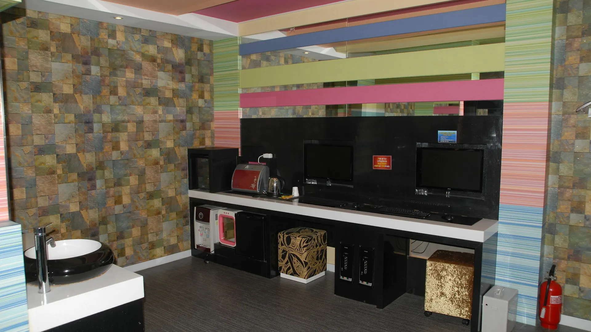 V Hotel Nampo location